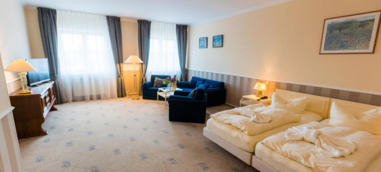 Hotel Erbprinz & Restaurant "Prinzenstube" ลุดวิกส์ลัสต์ ภายนอก รูปภาพ