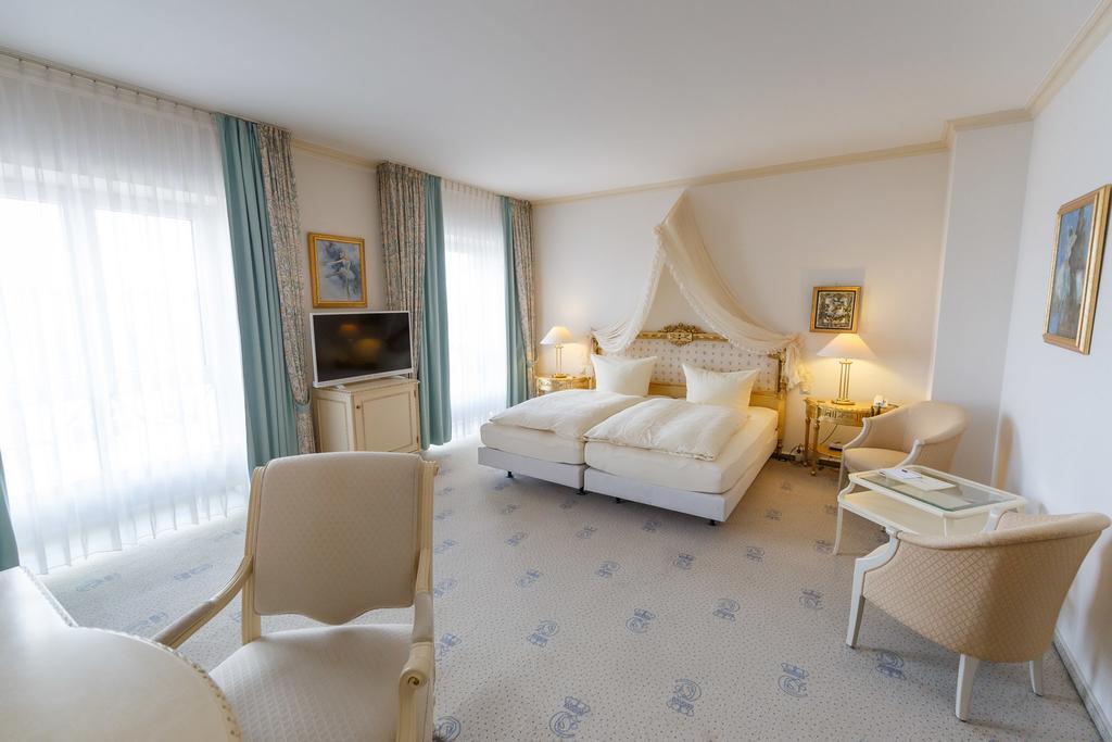 Hotel Erbprinz & Restaurant "Prinzenstube" ลุดวิกส์ลัสต์ ภายนอก รูปภาพ